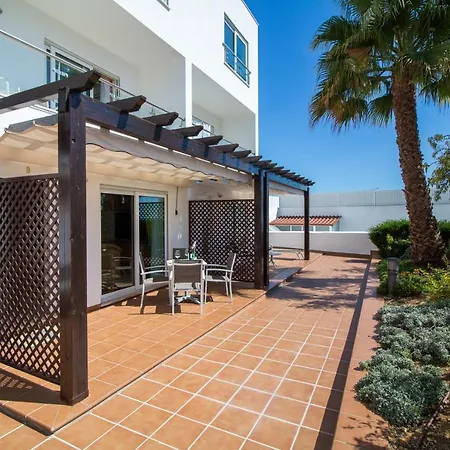 Cliff-top Townhouse With Stunning Ocean Views كارفويرو