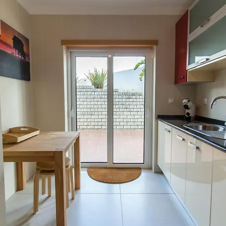 Cliff-top Townhouse With Stunning Ocean Views 公寓 *