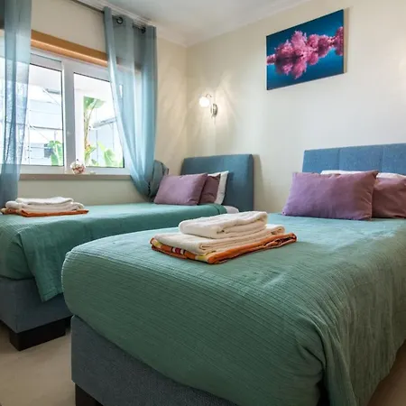 Cliff-top Townhouse With Stunning Ocean Views