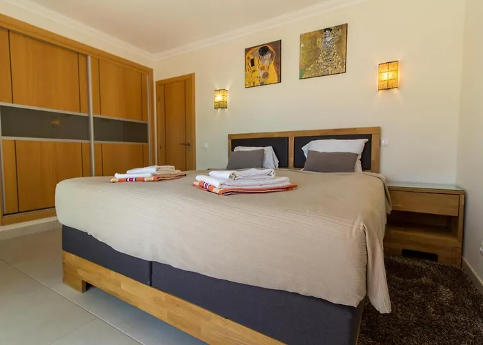 아파트 Cliff-top Townhouse With Stunning Ocean Views