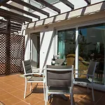 아파트 Cliff-top Townhouse With Stunning Ocean Views
