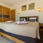 아파트 Cliff-top Townhouse With Stunning Ocean Views
