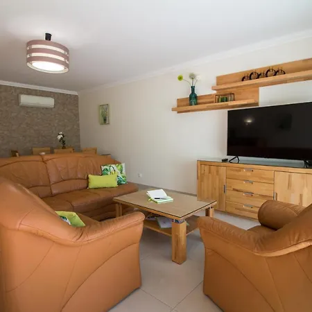 Cliff-top Townhouse With Stunning Ocean Views