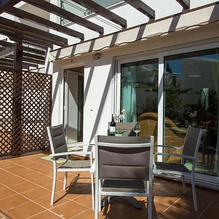 Daire Cliff-top Townhouse With Stunning Ocean Views