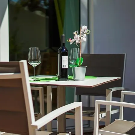 Daire Cliff-top Townhouse With Stunning Ocean Views *