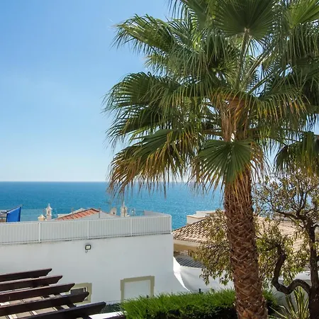 Apartment Cliff-top Townhouse With Stunning Ocean Views *