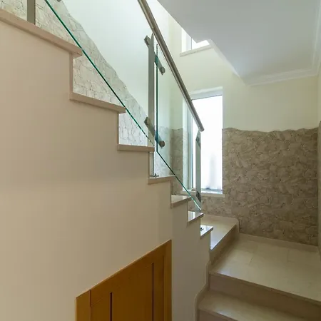 Cliff-top Townhouse With Stunning Ocean Views Daire Carvoeiro (Lagoa)