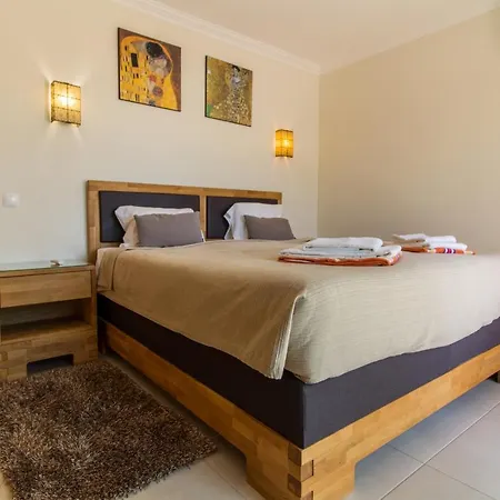 Cliff-top Townhouse With Stunning Ocean Views Daire Carvoeiro (Lagoa)