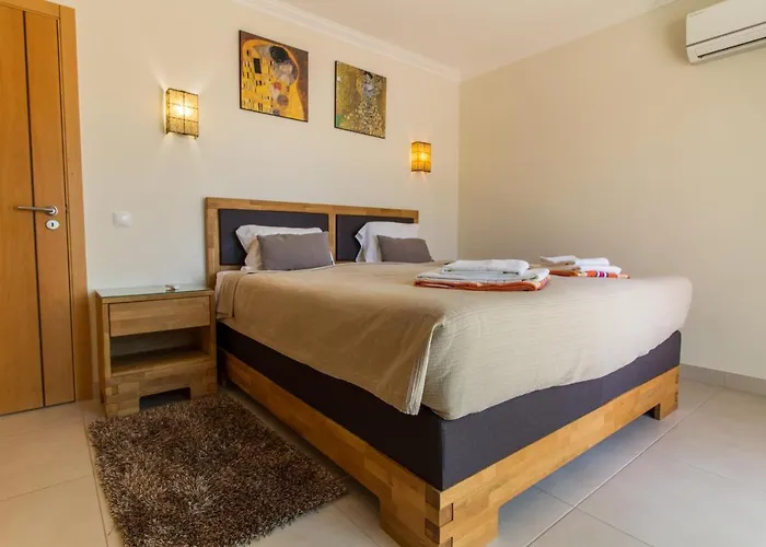 Cliff-top Townhouse With Stunning Ocean Views Appartement Carvoeiro (Lagoa)